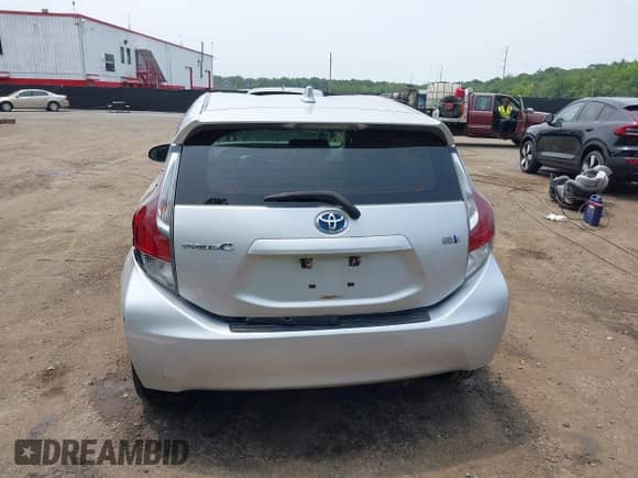 2015 Toyota Prius One z VIN JTDKDTB38F1582101, wystawiony jako IAAI lot #42429002 z przebiegiem 182 948 mil mil oraz . Historia ofert i sprzedaży dostępna na DreamBid. Obrazek 16.