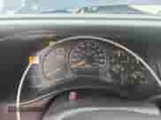 2002 Chevrolet Silverado 1500 LS с VIN 2GCEC19V221128281, выставлен на аукционе Copart как лот 83831055 с пробегом 213 965 миль миль и Списание • Salvage title. История ставок и продаж доступна на DreamBid. Изображение 9.