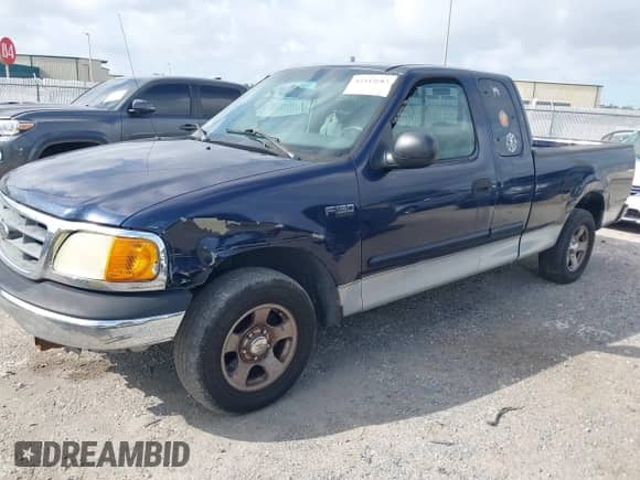 2004 Ford F-150 XL z VIN 2FTRX17264CA53784, wystawiony jako IAAI lot #42443644 z przebiegiem 194 796 mil mil oraz . Historia ofert i sprzedaży dostępna na DreamBid. Obrazek 2.