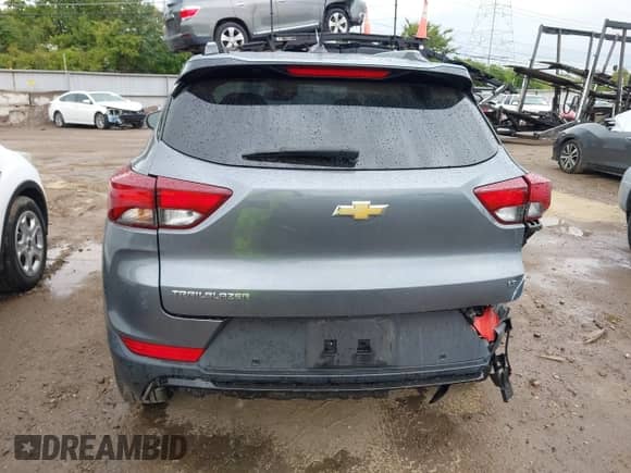 2022 Chevrolet TrailBlazer LT z VIN KL79MPSL9NB081682, wystawiony jako IAAI lot #43275584 z przebiegiem 67 915 mil mil oraz . Historia ofert i sprzedaży dostępna na DreamBid. Obrazek 17.