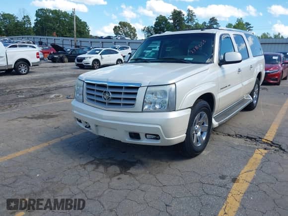 2005 Cadillac Escalade ESV with VIN 3GYFK66N35G218053, listed as a IAAI auction lot 42314712 with 205,351 mi miles and . Bid and sale history available at DreamBid. Image 17.