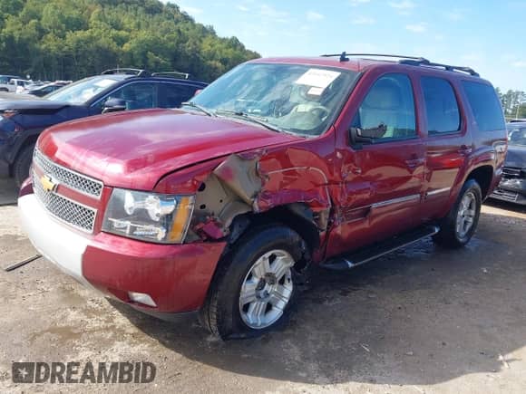 2011 Chevrolet Tahoe LT с VIN 1GNSKBE01BR200396, выставлен на аукционе IAAI как лот 43142924 с пробегом 242 533 миль миль и . История ставок и продаж доступна на DreamBid. Изображение 2.