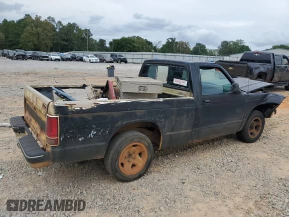 1991 Chevrolet S-10 с VIN 1GCCS14Z8M8199425, выставлен на аукционе Copart как лот 54741765 с пробегом 96 556 миль миль и Списание • Salvage title. История ставок и продаж доступна на DreamBid. Изображение 3.