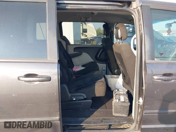 2016 Dodge Grand Caravan SXT z VIN 2C4RDGCG5GR361852, wystawiony jako IAAI lot #43252971 z przebiegiem 181 861 mil mil oraz . Historia ofert i sprzedaży dostępna na DreamBid. Obrazek 8.