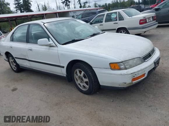 1995 Honda Accord with VIN 1HGCE6641SA013740, listed as a IAAI auction lot 42494293 with 173,961 mi miles and . Bid and sale history available at DreamBid. Image 1.