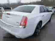 2013 Chrysler 300 C с VIN 2C3CCAEG8DH606085, выставлен на аукционе IAAI как лот 41532017 с пробегом 188 049 миль миль и . История ставок и продаж доступна на DreamBid. Изображение 4.