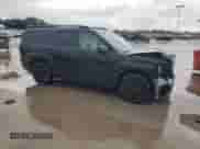 2025 Hyundai Santa Fe Calligraphy z VIN 5NMP54GL5SH099554, wystawiony jako Copart lot #55697725 z przebiegiem 1 212 mil mil oraz Szkoda całkowita • Salvage title. Historia ofert i sprzedaży dostępna na DreamBid. Obrazek 4.