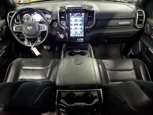 2021 Ram 1500 Laramie с VIN 1C6SRFJTXMN810181, выставлен на аукционе Copart как лот 70122025 с пробегом 40 626 миль миль и Списание • Salvage title. История ставок и продаж доступна на DreamBid. Изображение 8.