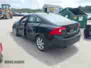 2016 Volvo S60 T5 Drive-E Premier z VIN YV126MFKXG2390847, wystawiony jako IAAI lot #42647884 z przebiegiem 115 397 mil mil oraz . Historia ofert i sprzedaży dostępna na DreamBid. Obrazek 3.
