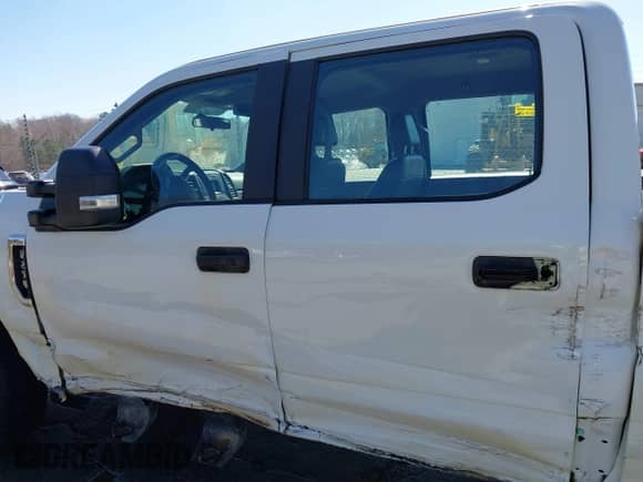 2019 Ford F-250 XL с VIN 1FT7W2A65KEF95185, выставлен на аукционе IAAI как лот 41615970 с пробегом 68 278 миль миль и . История ставок и продаж доступна на DreamBid. Изображение 14.