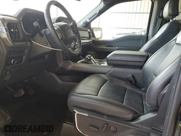 2024 Ford F-150 Lariat с VIN 1FTFW5L59RKD28385, выставлен на аукционе Copart как лот 71002725 с пробегом 34 922 миль миль и Чистый • Clean title. История ставок и продаж доступна на DreamBid. Изображение 7.