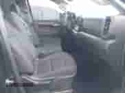 2022 Chevrolet Silverado 1500 RST z VIN 3GCUDEETXNG583752, wystawiony jako IAAI lot #41809678 z przebiegiem 68 902 mil mil oraz . Historia ofert i sprzedaży dostępna na DreamBid. Obrazek 5.