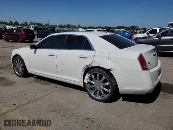 2014 Chrysler 300 S с VIN 2C3CCAGGXEH190328, выставлен на аукционе Copart как лот 71784955 с пробегом 77 421 миль миль и Списание • Salvage title. История ставок и продаж доступна на DreamBid. Изображение 2.