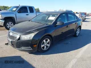 2014 Chevrolet Cruze 1LT z VIN 1G1PC5SB0E7215077, wystawiony jako IAAI lot #43422008 z przebiegiem 184 355 mil mil oraz . Historia ofert i sprzedaży dostępna na DreamBid. Obrazek 2.