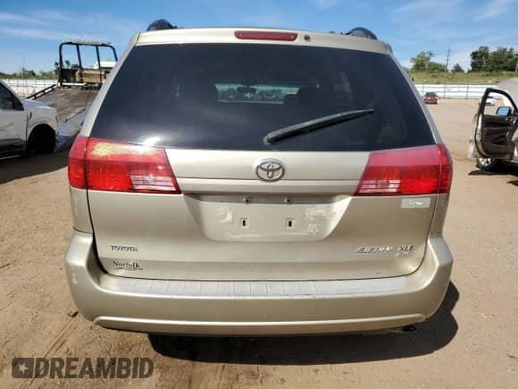 2005 Toyota Sienna XLE z VIN 5TDBA22C95S038095, wystawiony jako Copart lot #84427715 z przebiegiem 201 341 mil mil oraz Czysty tytuł • Clean title. Historia ofert i sprzedaży dostępna na DreamBid. Obrazek 6.