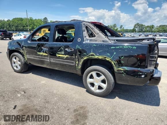 2013 Chevrolet Avalanche LS with VIN 3GNMCEE06DG341524, listed as a Copart auction lot 60120105 with 145,496 mi miles and Salvage title. Bid and sale history available at DreamBid. Image 2.