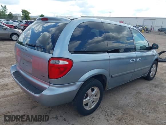 2006 Dodge Caravan SXT with VIN 1D4GP45RX6B577854, listed as a IAAI auction lot 43060432 with 137,490 mi miles and . Bid and sale history available at DreamBid. Image 4.