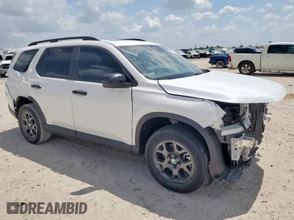 2025 Honda Pilot TrailSport с VIN 5FNYG1H61SB041092, выставлен на аукционе Copart как лот 70817955 с пробегом 2 393 миль миль и Списание • Salvage title. История ставок и продаж доступна на DreamBid. Изображение 4.