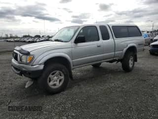 2004 Toyota Tacoma with VIN 5TEWN72N44Z310476, listed as a Copart auction lot 84521845 with 267,368 mi miles and Salvage title. Bid and sale history available at DreamBid. Image 1.