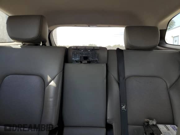 2018 Hyundai Santa Fe SE with VIN KM8SNDHF1JU285923, listed as a Copart auction lot 70532655 with Not provided miles and Salvage title. Bid and sale history available at DreamBid. Image 10.