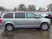 2019 Dodge Grand Caravan SXT z VIN 2C4RDGCG2KR802829, wystawiony jako IAAI lot #41348556 z przebiegiem 144 289 mil mil oraz . Historia ofert i sprzedaży dostępna na DreamBid. Obrazek 14.