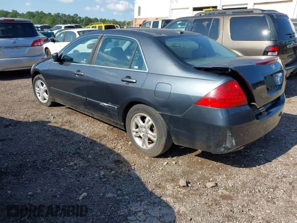 2006 Honda Accord EX with VIN 1HGCM56716A095448, listed as a IAAI auction lot 42457982 with 231,707 mi miles and . Bid and sale history available at DreamBid. Image 3.