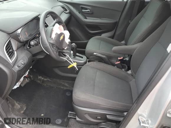 2021 Chevrolet Trax LS с VIN KL7CJNSB5MB301148, выставлен на аукционе Copart как лот 63672795 с пробегом 40 466 миль миль и Списание • Salvage title. История ставок и продаж доступна на DreamBid. Изображение 7.