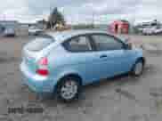 2008 Hyundai Accent GS z VIN KMHCM36C68U090176, wystawiony jako IAAI lot #43394710 z przebiegiem 112 688 mil mil oraz . Historia ofert i sprzedaży dostępna na DreamBid. Obrazek 4.