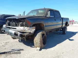 2003 Chevrolet Silverado 2500HD LS с VIN 1GCHK23U03F180167, выставлен на аукционе IAAI как лот 43408229 с пробегом Не указан миль и . История ставок и продаж доступна на DreamBid. Изображение 2.