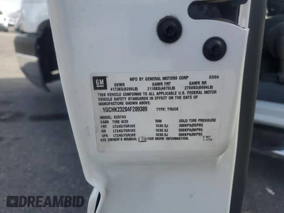 2004 Chevrolet Silverado 2500HD LS with VIN 1GCHK23204F209389, listed as a Copart auction lot 53101975 with 72,724 mi miles and Salvage title. Bid and sale history available at DreamBid. Image 14.