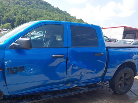 2019 Ram 1500 Express z VIN 1C6RR7KTXKS638672, wystawiony jako IAAI lot #42823121 z przebiegiem 83 486 mil mil oraz . Historia ofert i sprzedaży dostępna na DreamBid. Obrazek 15.