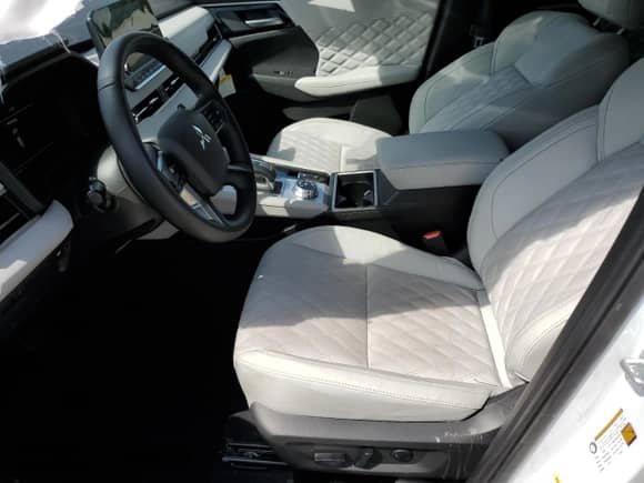 2024 Mitsubishi Outlander SEL с VIN JA4J4WA85RZ006248, выставлен на аукционе Copart как лот 65066615 с пробегом 64 481 миль миль и На запчасти • Non repairable. История ставок и продаж доступна на DreamBid. Изображение 7.