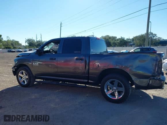 2014 Ram 1500 Express z VIN 3C6RR6KT0EG324163, wystawiony jako IAAI lot #43456901 z przebiegiem 206 685 mil mil oraz . Historia ofert i sprzedaży dostępna na DreamBid. Obrazek 15.