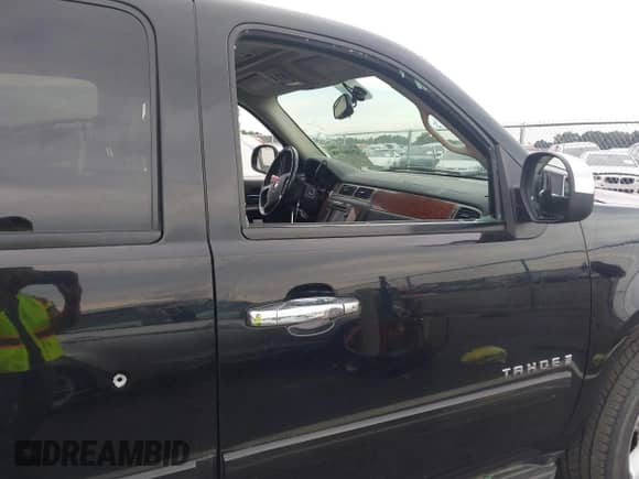 2008 Chevrolet Tahoe 3LT с VIN 1GNFK13088J155544, выставлен на аукционе IAAI как лот 43186198 с пробегом 226 439 миль миль и . История ставок и продаж доступна на DreamBid. Изображение 6.