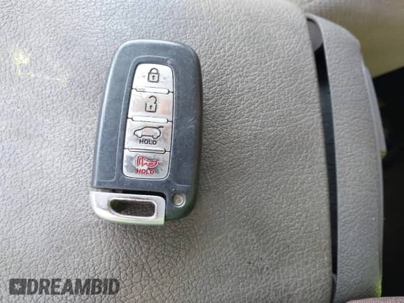 2013 Hyundai Veloster Turbo z VIN KMHTC6AE6DU112233, wystawiony jako IAAI lot #41869164 z przebiegiem 151 091 mil mil oraz . Historia ofert i sprzedaży dostępna na DreamBid. Obrazek 11.