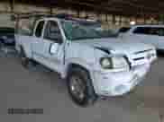 2003 Toyota Tundra Limited z VIN 5TBRT38153S370187, wystawiony jako Copart lot #53190885 z przebiegiem 164 846 mil mil oraz Szkoda całkowita • Salvage title. Historia ofert i sprzedaży dostępna na DreamBid. Obrazek 4.