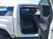 2017 Toyota Tacoma SR5 с VIN 5TFCZ5ANXHX082879, выставлен на аукционе IAAI как лот 42868022 с пробегом 114 120 миль миль и . История ставок и продаж доступна на DreamBid. Изображение 8.