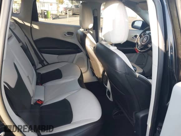 2020 Jeep Compass Limited z VIN 3C4NJCCB7LT191862, wystawiony jako IAAI lot #43369237 z przebiegiem 114 617 mil mil oraz . Historia ofert i sprzedaży dostępna na DreamBid. Obrazek 8.