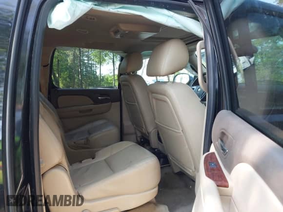 2012 Chevrolet Suburban LTZ z VIN 1GNSCKE08CR323305, wystawiony jako IAAI lot #42149176 z przebiegiem 142 878 mil mil oraz . Historia ofert i sprzedaży dostępna na DreamBid. Obrazek 8.
