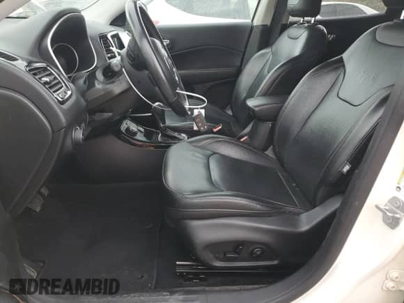 2020 Jeep Compass Limited with VIN 3C4NJDCB7LT221383, listed as a Copart auction lot 84047185 with 82,746 mi miles and Salvage title. Bid and sale history available at DreamBid. Image 7.