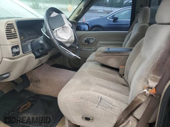 1997 Chevrolet Silverado 1500 with VIN 1GCEC14R2VZ207259, listed as a Copart auction lot 67120915 with 193,827 mi miles and Salvage title. Bid and sale history available at DreamBid. Image 7.