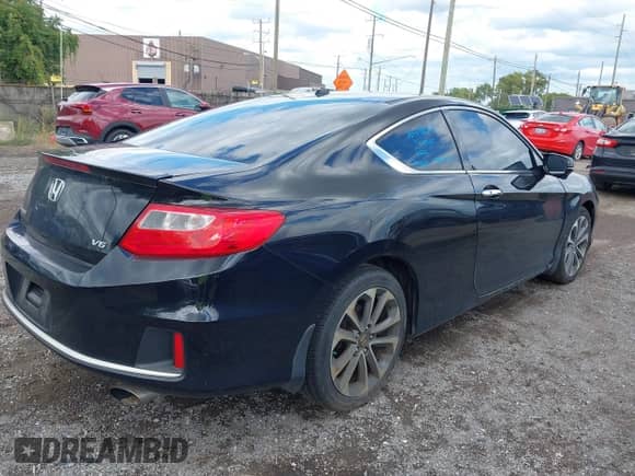 2015 Honda Accord EX-L z VIN 1HGCT2B81FA009300, wystawiony jako IAAI lot #43136374 z przebiegiem 94 749 mil mil oraz . Historia ofert i sprzedaży dostępna na DreamBid. Obrazek 4.