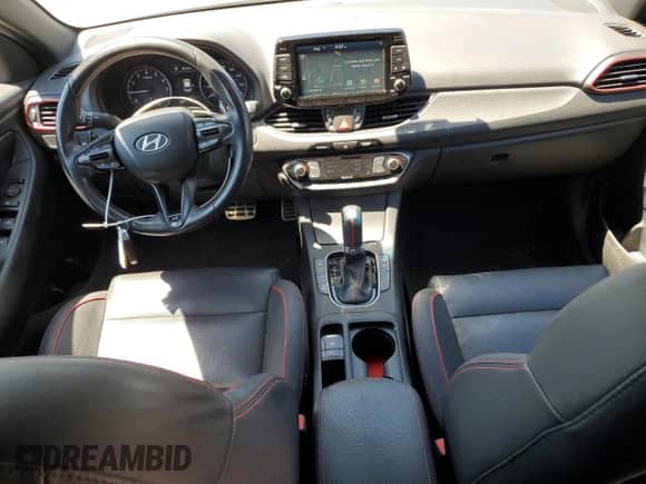 2020 Hyundai Elantra N Line z VIN KMHH55LC0LU134068, wystawiony jako Copart lot #67844965 z przebiegiem 133 634 mil mil oraz Szkoda całkowita • Salvage title. Historia ofert i sprzedaży dostępna na DreamBid. Obrazek 8.