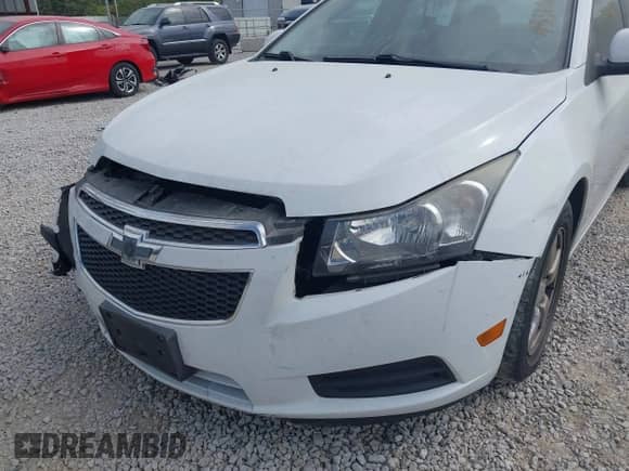 2014 Chevrolet Cruze 1LT z VIN 1G1PC5SB3E7254956, wystawiony jako IAAI lot #43363094 z przebiegiem 95 796 mil mil oraz . Historia ofert i sprzedaży dostępna na DreamBid. Obrazek 6.