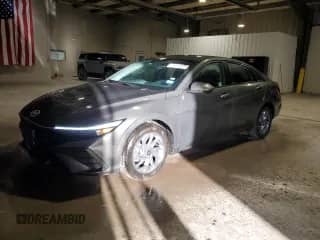 2024 Hyundai Elantra SEL с VIN KMHLM4DG3RU787964, выставлен на аукционе Copart как лот 86252285 с пробегом 37 429 миль миль и Чистый • Clean title. История ставок и продаж доступна на DreamBid. Изображение 1.