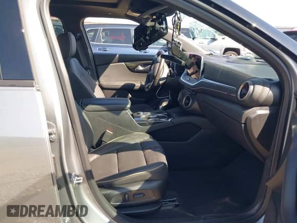 2024 Chevrolet Blazer Premier с VIN 3GNKBLRS5RS196362, выставлен на аукционе IAAI как лот 42850201 с пробегом 19 670 миль миль и . История ставок и продаж доступна на DreamBid. Изображение 5.