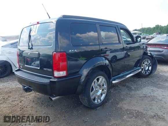 2011 Dodge Nitro Heat with VIN 1D4PU4GK8BW537638, listed as a IAAI auction lot 42669447 with Not provided miles and . Bid and sale history available at DreamBid. Image 4.