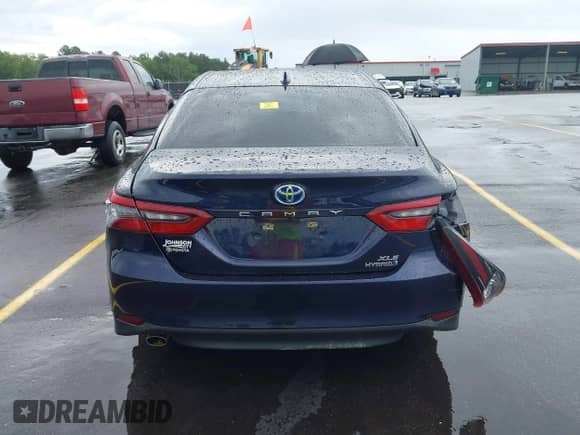 2021 Toyota Camry Hybrid XLE with VIN 4T1F31AK4MU546558, listed as a IAAI auction lot 42235763 with 62,299 mi miles and . Bid and sale history available at DreamBid. Image 18.