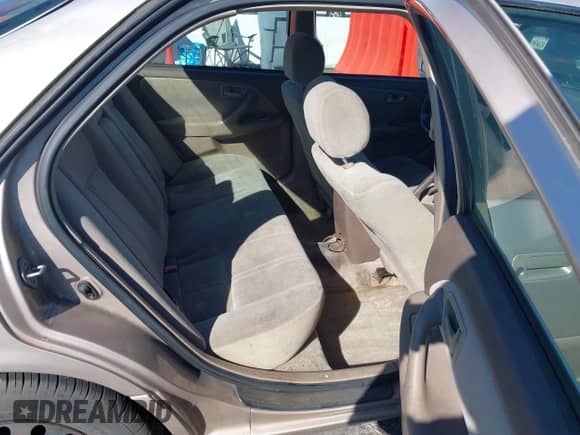 2001 Toyota Camry CE with VIN 4T1BG22K71U118065, listed as a IAAI auction lot 43334917 with 199,235 mi miles and . Bid and sale history available at DreamBid. Image 8.