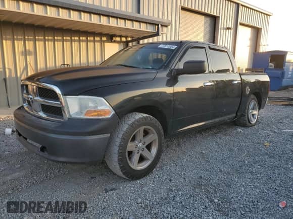 2011 Ram 1500 SLT z VIN 1D7RB1CP8BS538331, wystawiony jako Copart lot #77313004 z przebiegiem 181 651 mil mil oraz Szkoda całkowita • Salvage title. Historia ofert i sprzedaży dostępna na DreamBid. Obrazek 1.